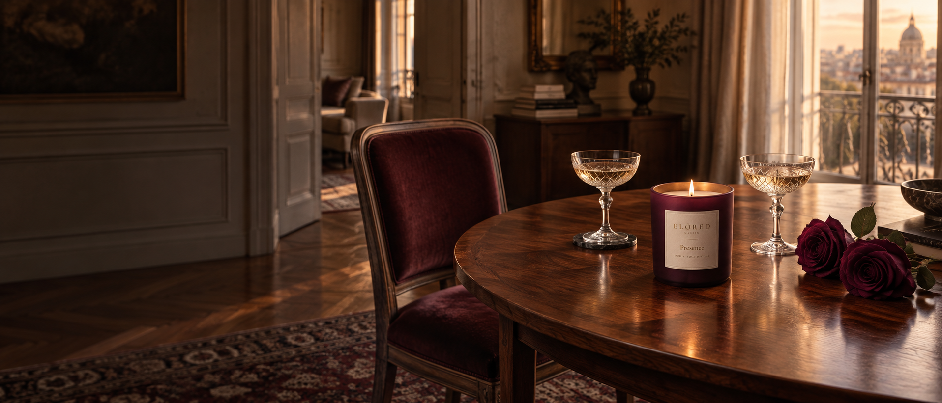 Una mesa después de una conversación, con PRESENCE encendida